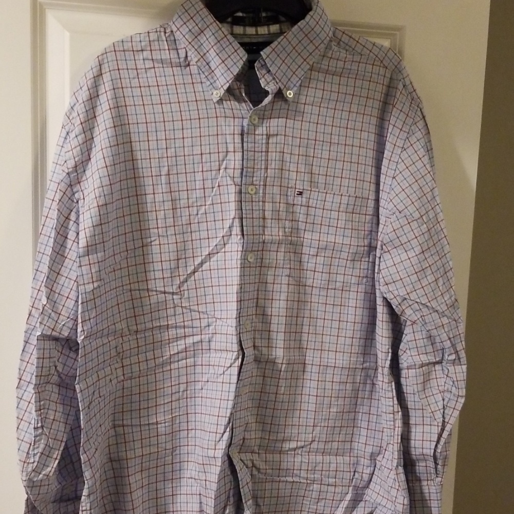 Sharp Tommy Hilfiger Button Up